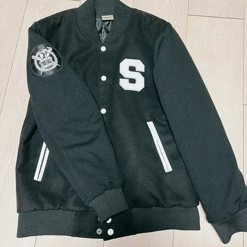 [BUNJANG] Seoul National University Business Administration Department Varsity Jacket (L) / 서울대 경영학과 과잠