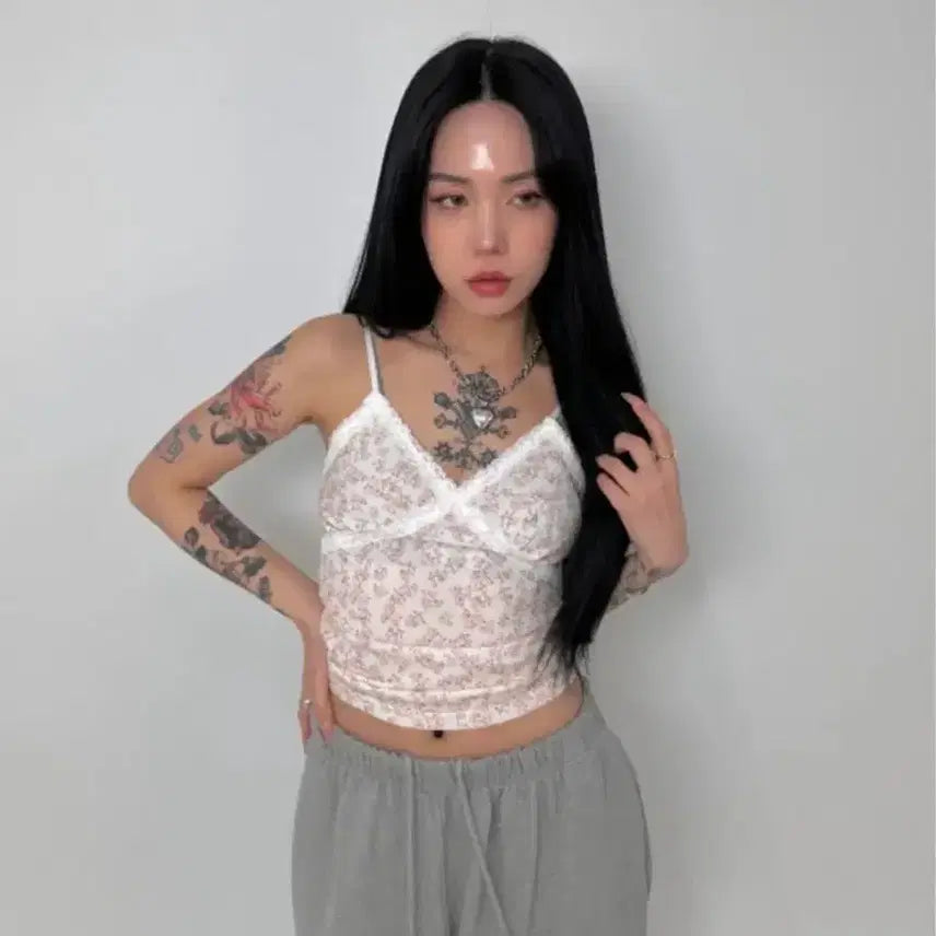 [BUNJANG] Mysterious Hotel Oriental Sleeveless Top / 미스테리어스호텔 오리엔탈 슬리브리스 나시