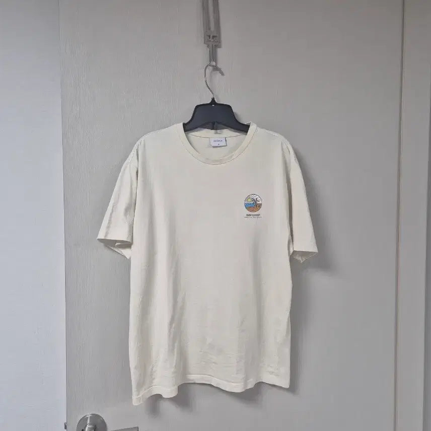 [BUNJANG] Ziozia Graphic T-Shirt (White) / 지오지아 그래픽 티셔츠 95에서 100