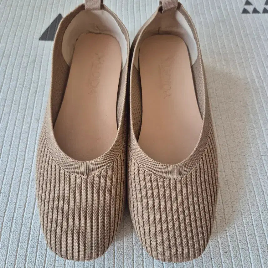 [BUNJANG] Beige Knit Flat Shoes Size 240 / 베이지 니트 플랫슈즈 240