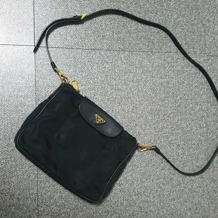 [BUNJANG] Prada Nylon Crossbody Bag / 프라다 나일론 크로스백 가방 판매합니다