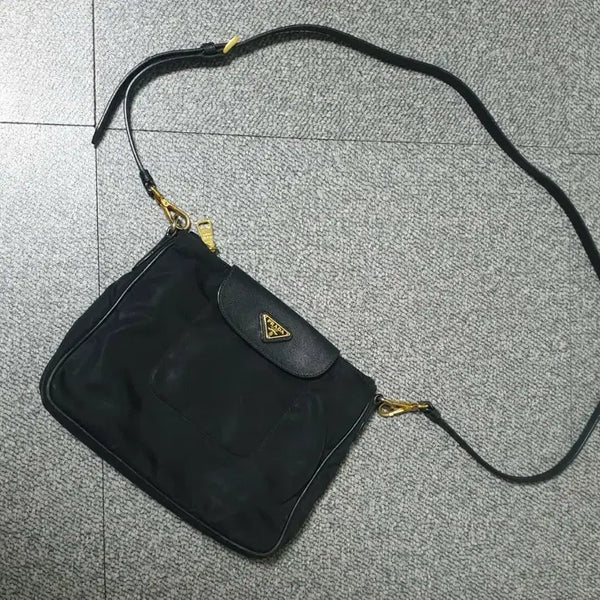 [BUNJANG] Prada Nylon Crossbody Bag / 프라다 나일론 크로스백 가방 판매합니다