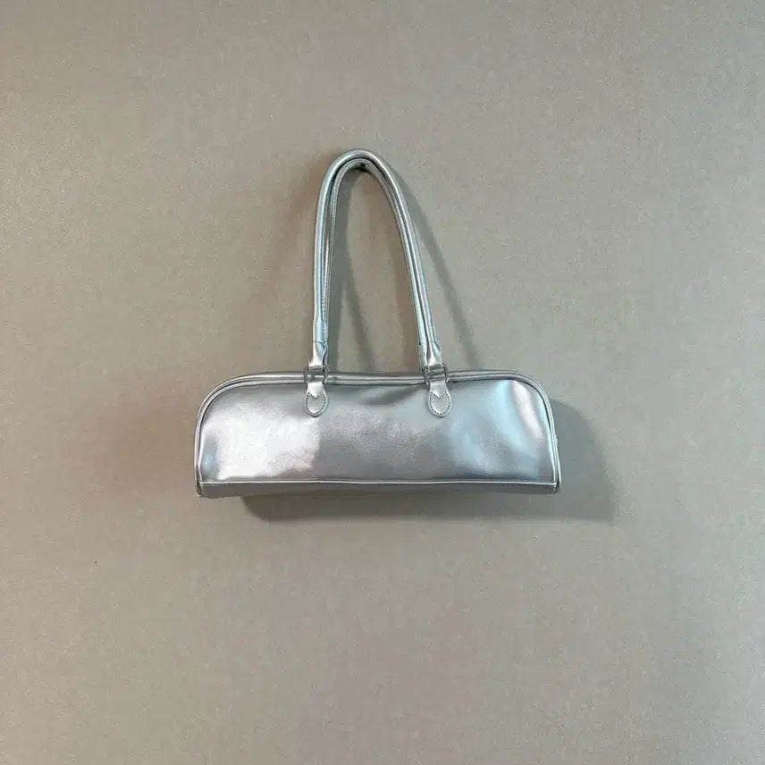 [BUNJANG] Silver Baguette Shoulder Bag / 무배송 ))실버 바게트 숄더백