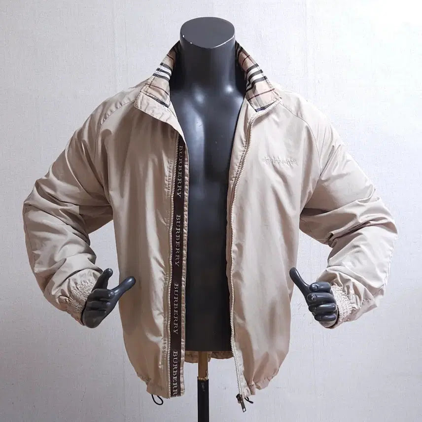 [BUNJANG] Burberry Jumper Size 110 (Minor Flaw) / 버버리 점퍼 110 (미세흠)