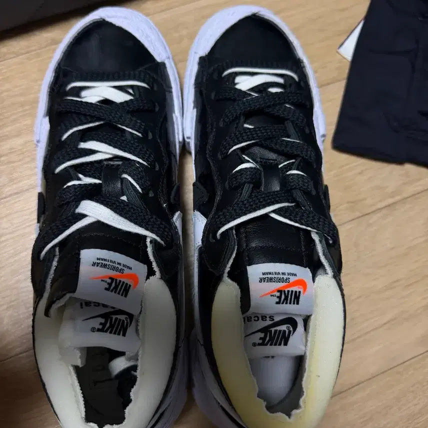 [BUNJANG] Nike Blazer Low Sacai Black White / 나이키 블레이저 로우 사카이 블랙화이트