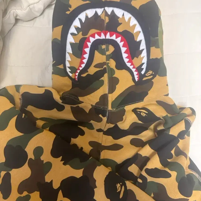 [BUNJANG] A Bathing Ape (BAPE) 1st Camo Jacquard Shark Full Zip Hoodie Yellow S / 베이프 퍼스트 카모 자카드 샤크 abc후드집업 옐로우