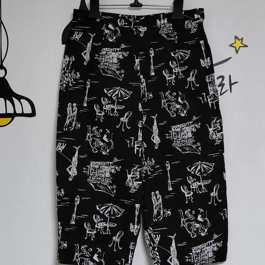 [BUNJANG] BRIGGS Paris Cafe Illustration Half Pants (Black) / [8P/28] BRIGGS 파리 카페 일러스트 하프 팬츠 (블랙)