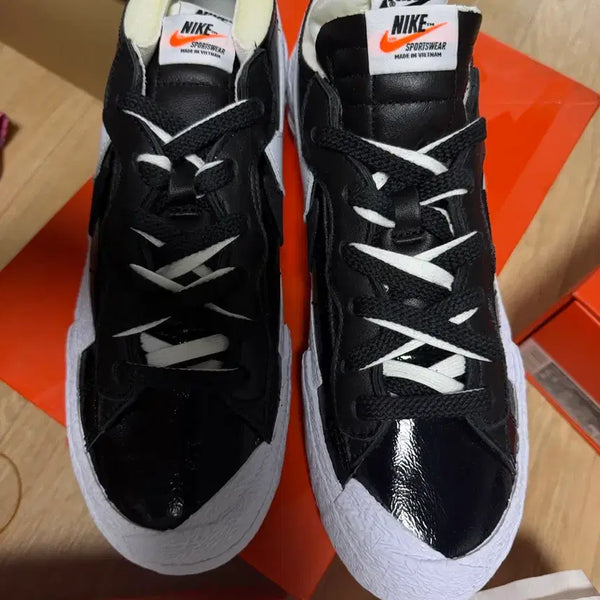 [BUNJANG] Nike Blazer Low Sacai Black White / 나이키 블레이저 로우 사카이 블랙화이트