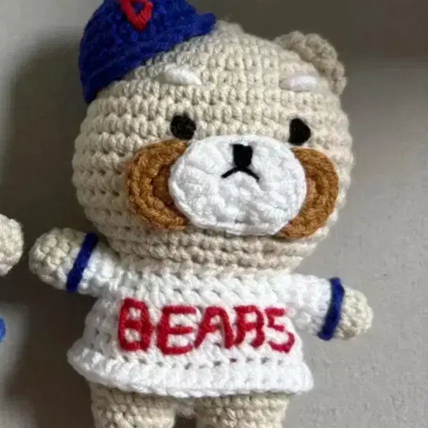 [BUNJANG] Doosan Bears Baseball Uniform Knitted Kitty Keychain Doll / 두산 베어스 야구유니폼 뜨개 키티 키링 인형