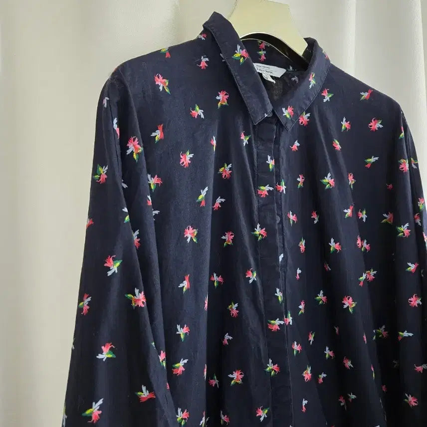 [BUNJANG] And Other Stories Flower Pattern Shirt Navy / 앤아더스토리즈 플라워 셔츠