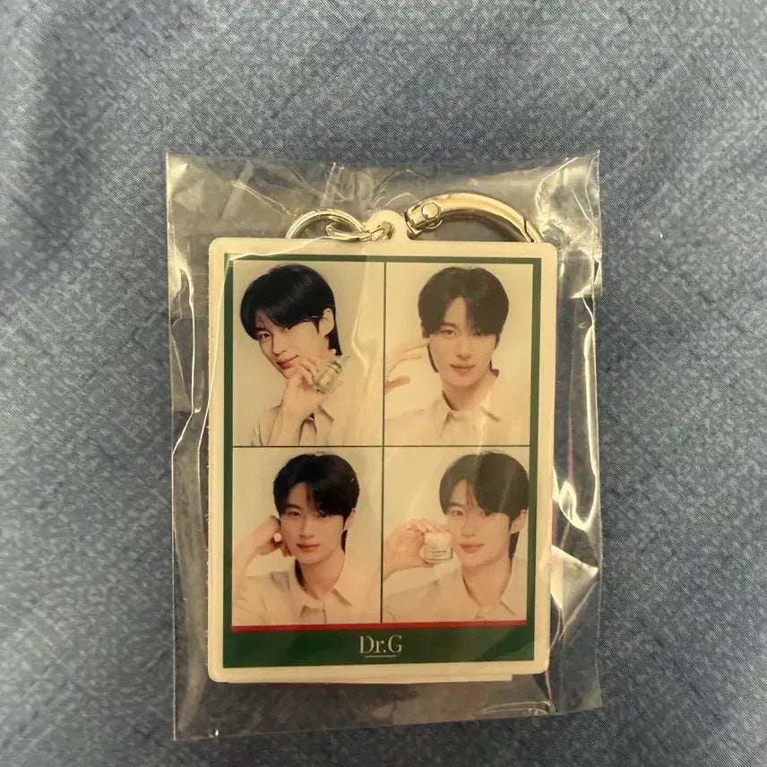 [BUNJANG] Dr.G Byun Woo Seok Photocard Keychain Sealed / 닥터지 변우석 포토키링 미개봉