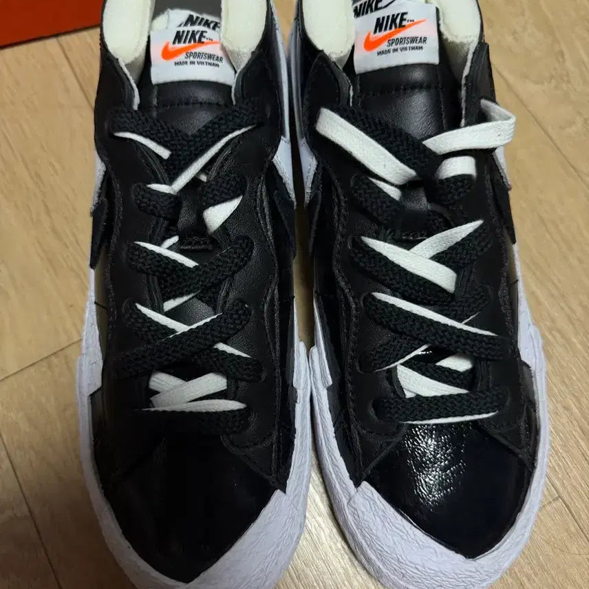 [BUNJANG] Nike Blazer Low Sacai Black White / 나이키 블레이저 로우 사카이 블랙화이트