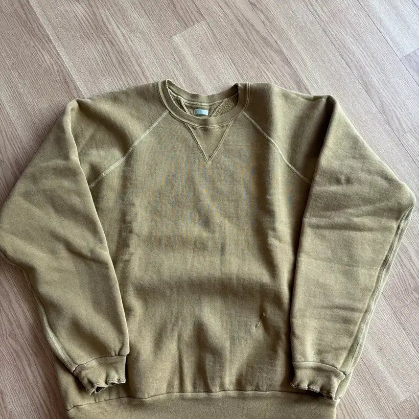 [BUNJANG] Apresse Double V Sweatshirt Size 2 / 아프레쎄 더블v 스웻셔츠 2사이즈