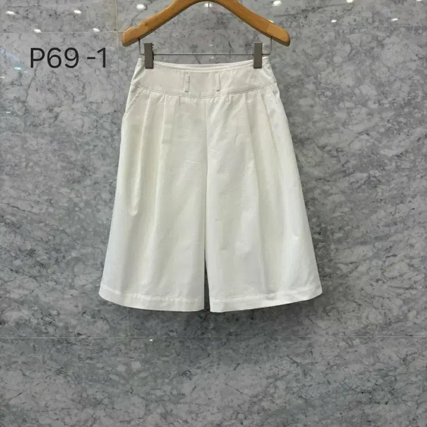 [BUNJANG] JS New York Style Pin Tucks Wide Bermuda Shorts (2 Colors) / js뉴욕스타일신상 핀턱 와이드 버뮤다 반바지(2칼라!)P69-1