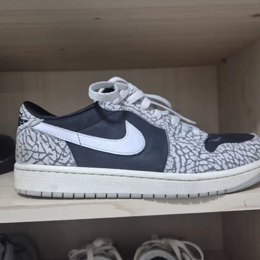 [BUNJANG] Nike Air Jordan 1 Retro High OG "Light Smoke Grey" US 9 / 나이키 조던1 270 미중고