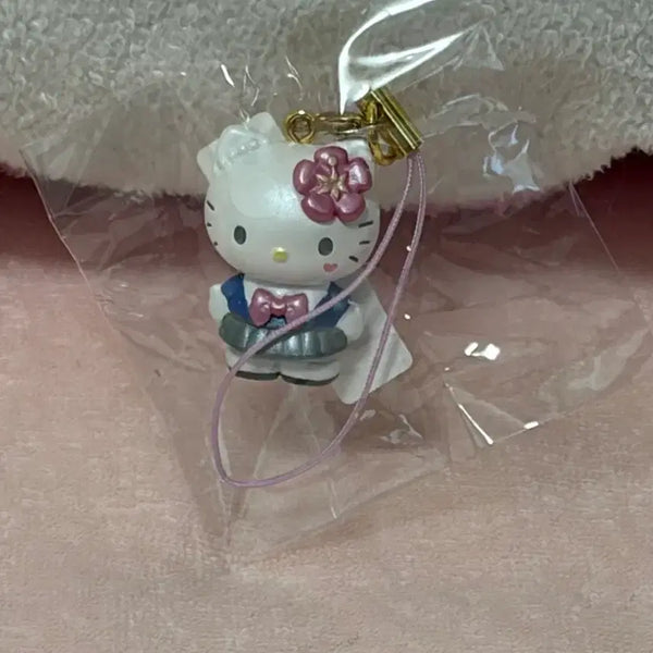 [BUNJANG] Hello Kitty School Uniform Keychain / 헬로키티 교복 키링