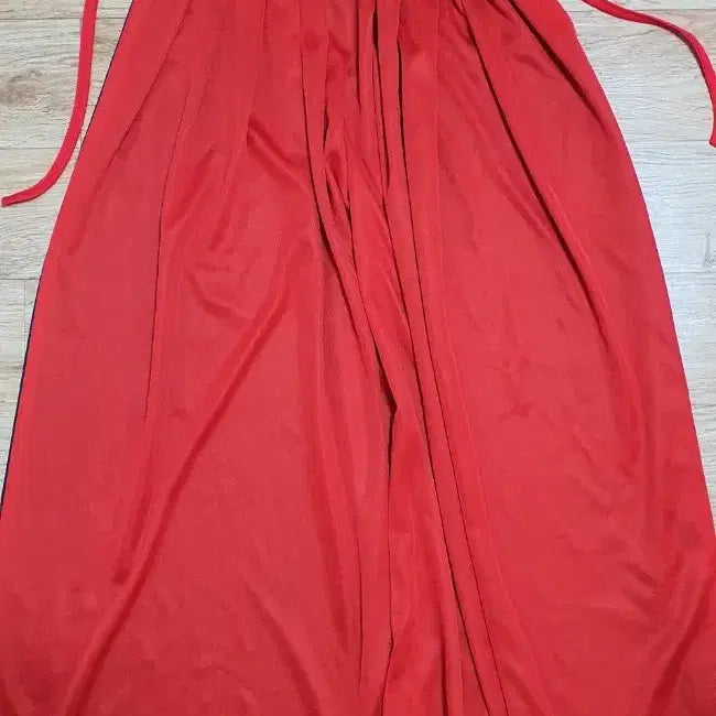 [BUNJANG] Halloween Cape - Reversible Red/Black / 할로윈 망토