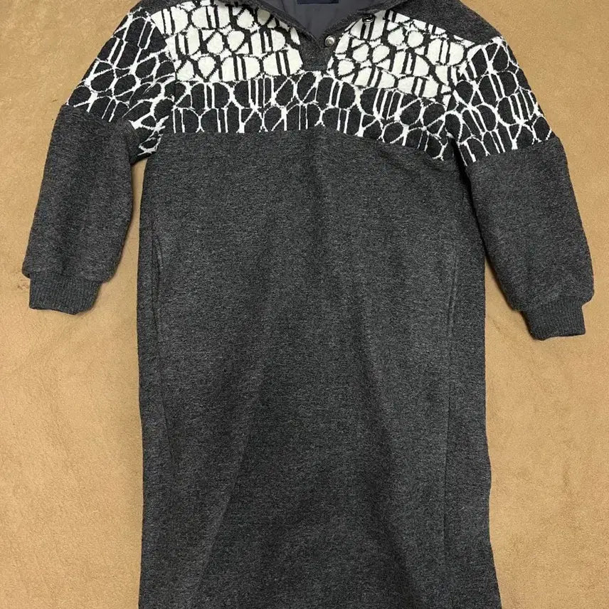 [BUNJANG] Ozzie Coen 24SS Dark Gray White Pattern Knit Dress / 한섬 오즈세컨 24SS 다크그레이 화이트패턴 니트원피스