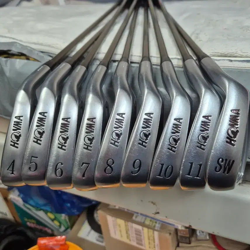 [BUNJANG] Honma LB-606 4-Star Iron Full Set (Graphite Shaft, R Flex) / (가격인하)혼마  LB-606  4스타 눈썹금장 아이언 풀세트 판매합니다