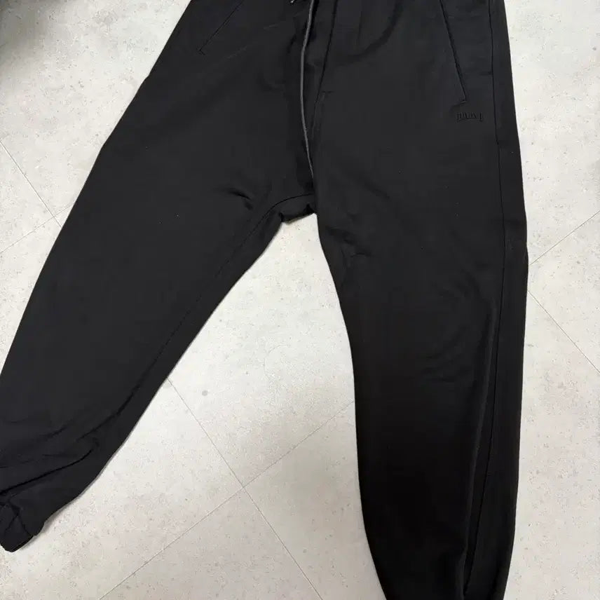 [BUNJANG] Juun.J Black Sweatpants / 급처)준지 블랙 스웻팬츠