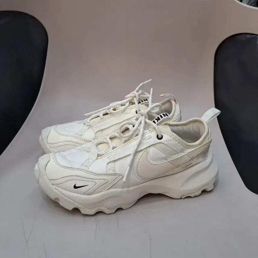 [BUNJANG] Nike Summit White Cream Sneakers 225mm / 나이키 써밋 화이트 크림 225mm