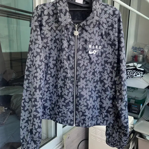 [BUNJANG] Nike Flower Pattern Windbreaker Jumper / 나이키 바람막이 점퍼 플라워