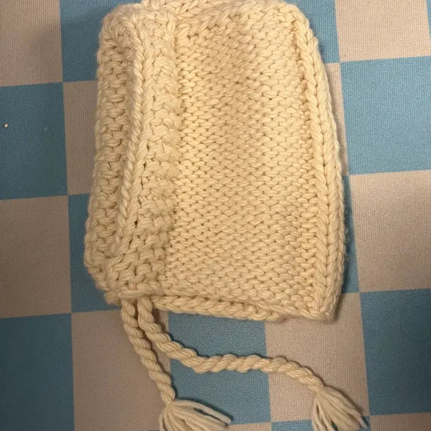 [BUNJANG] Handmade Cream Balaclava with Pom-Pom Detail / 핸드메이드 바라클라바 크림컬러