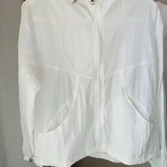 [BUNJANG] White Hooded Windbreaker Jacket / 화이트 후드 바람막이