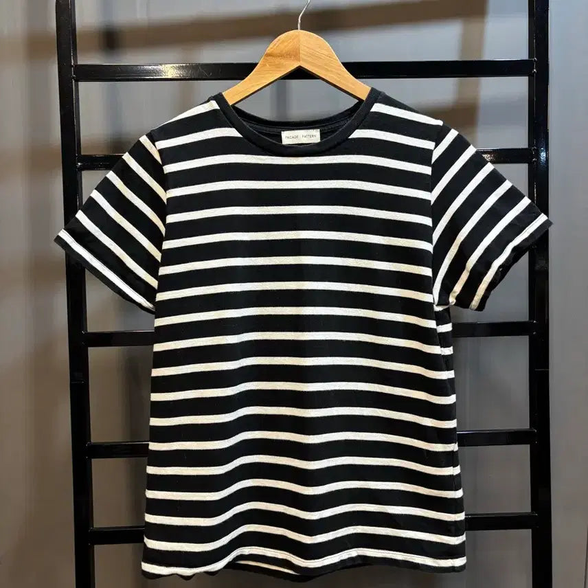 [BUNJANG] FACADE PATTERN Black White Stripe Short Sleeve T-shirt Cotton M / [M] 파사드패턴 블랙 화이트 스트라이프 반팔 티셔츠 면 2.9