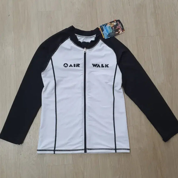 [BUNJANG] Airwalk Kids Rash Guard Zip-Up White & Black / 에어워크 아동 래쉬가드 (새상품)