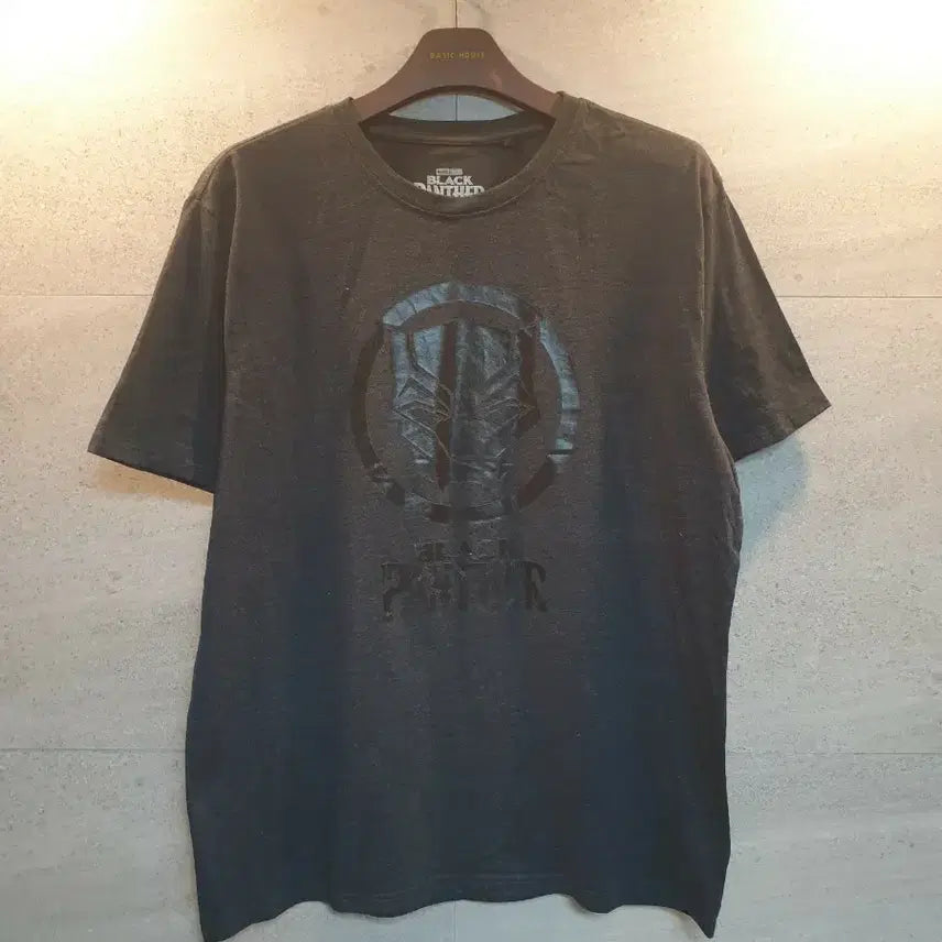 [BUNJANG] Marvel Black Panther Official Logo T-Shirt XL / 마블 정품. 블랙팬서 티셔츠.