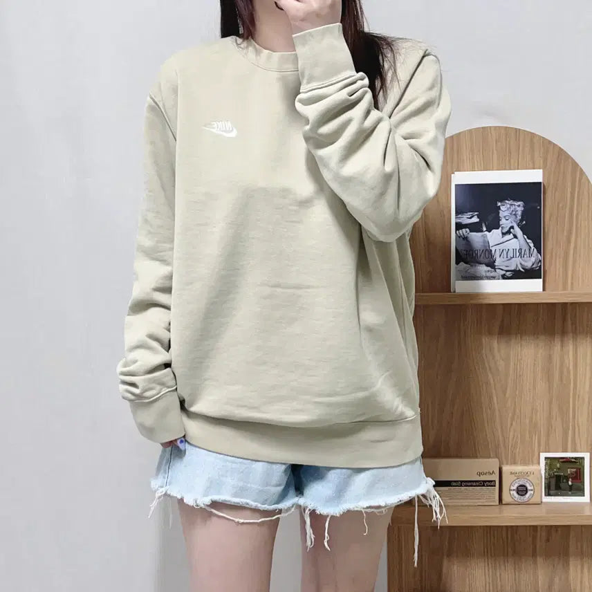[BUNJANG] Nike Beige Futura Sweatshirt [L] / 나이키 베이지 푸츄라 맨투맨 [ L ]