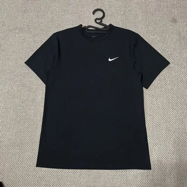 [BUNJANG] Nike Dri-FIT Performance Short Sleeve T-Shirt (M) / M 나이키 드라이핏 기능성 반팔티 B.8374