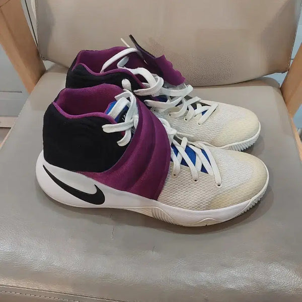 [BUNJANG] Nike Kyrie 2 "Ky-Rispy Kreme" Men's Basketball Shoes Size 250mm / 나이키 카이리2 카이라취 남성용 250mm 택포 4만원