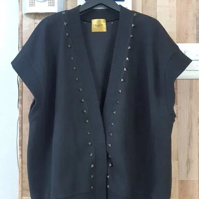 [BUNJANG] Bluefit Studded Vest Black / 블루핏 스터드 베스트 검정