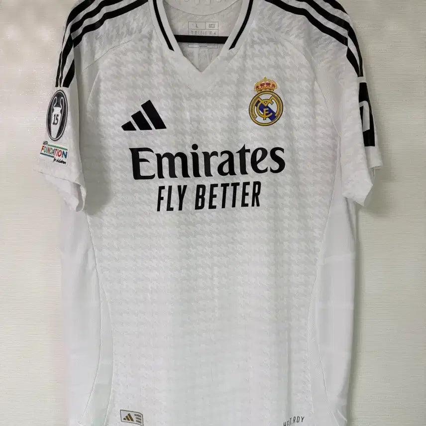 [BUNJANG] Real Madrid 24-25 Home Authentic Valverde Jersey / [해외L] 24-25 레알마드리드 홈 어센틱 VALVERDE