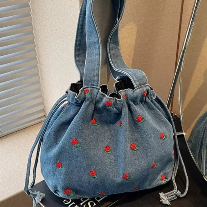 [BUNJANG] Denim Flower Embroidered Shoulder Bag / 데님 꽃 가방 숄더백
