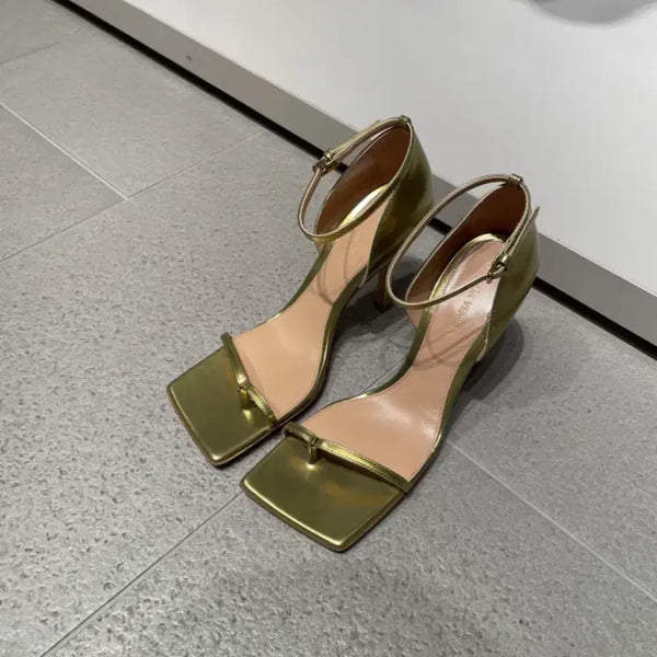 [BUNJANG] Bottega Veneta Gold Sandals (Size 240) / 보테가베네타 골드 샌들_240