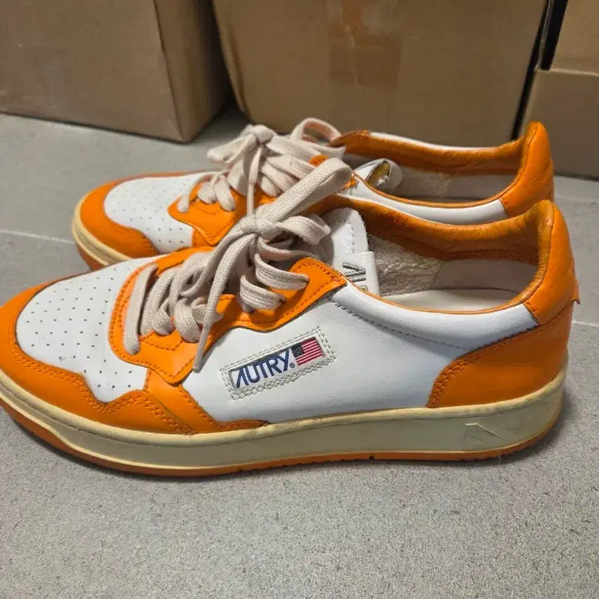 [BUNJANG] Autry Genuine White+Orange Sneakers Size 270 / 오트리 정품 화이트+오렌지 스니커즈 270사이즈