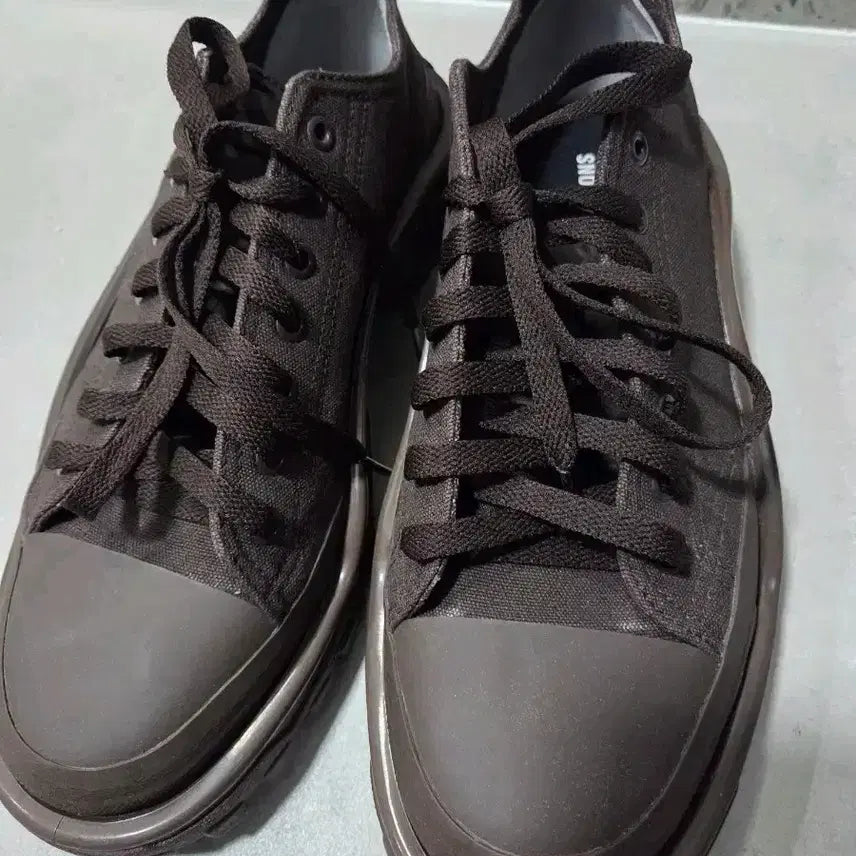 [BUNJANG] Adidas New Runner Brown Shoes 270 / 아디다스 뉴러너 브라운 270
