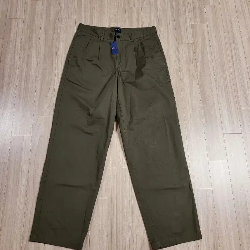 [BUNJANG] Cotton Twill Pleats Two-Tuck Wide Fatigue Pants Olive Green / 코튼 트윌 플리츠 투턱 와이드 퍼티그 팬츠 올리브 그린 35~36