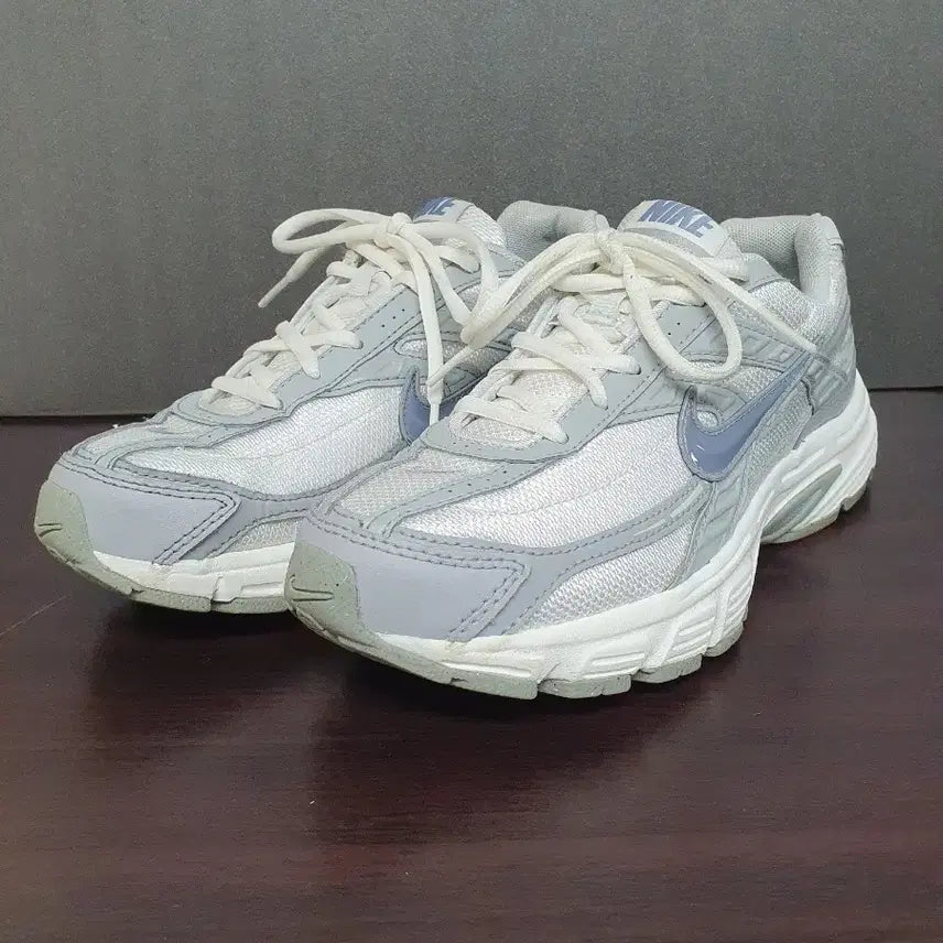 [BUNJANG] Nike Initiator Sneakers 245mm / 나이키 이니시에이터 245mm