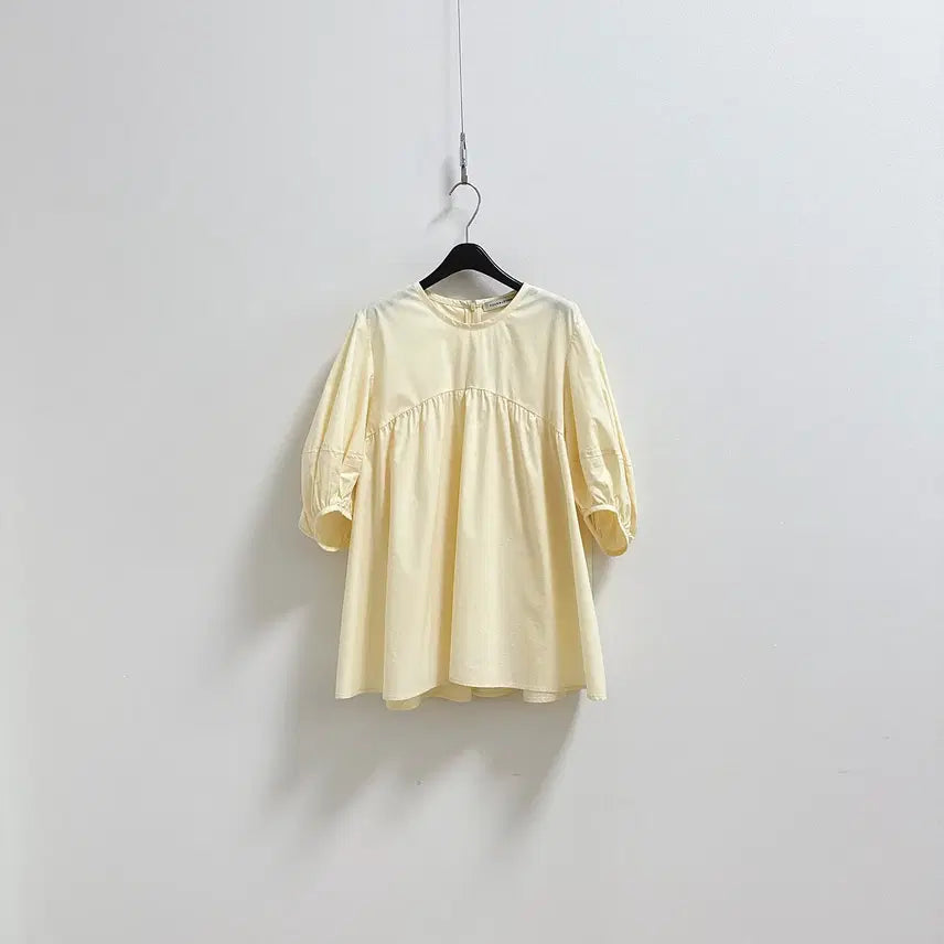 [BUNJANG] Form The Store Shirring Blouse / 폼더스토어 셔링 블라우스