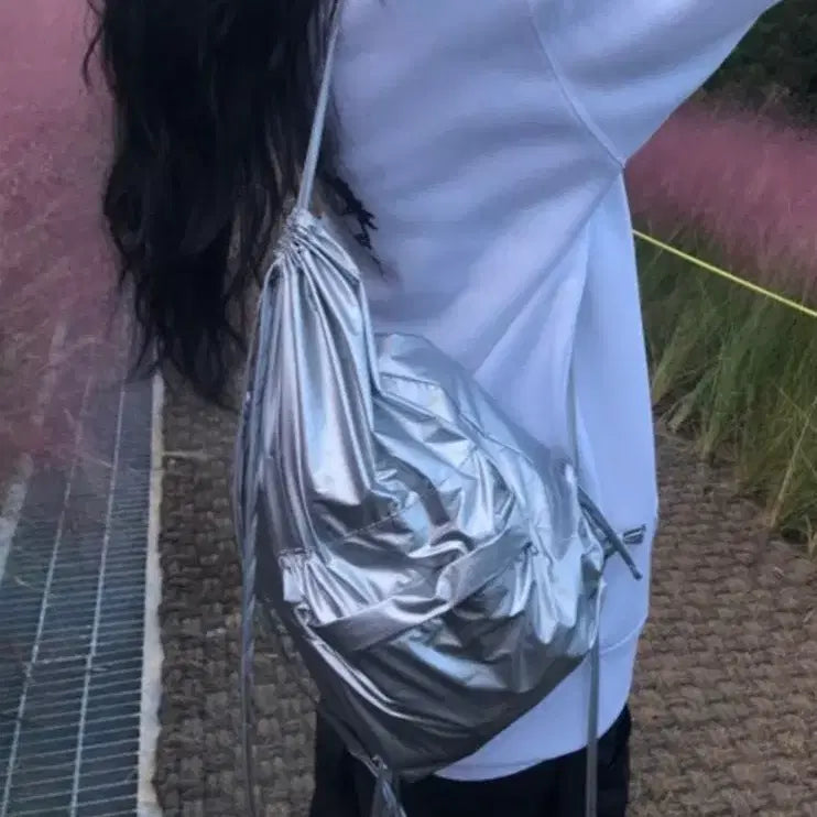 [BUNJANG] Glossy Strap Backpack (Black) / 글로시 스트랩 백팩 (블랙)