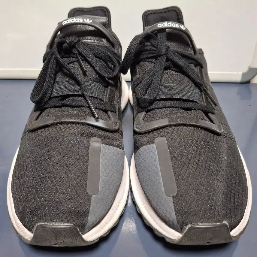 [BUNJANG] Adidas Sneakers (270-275mm) / 아디다스 270~275mm