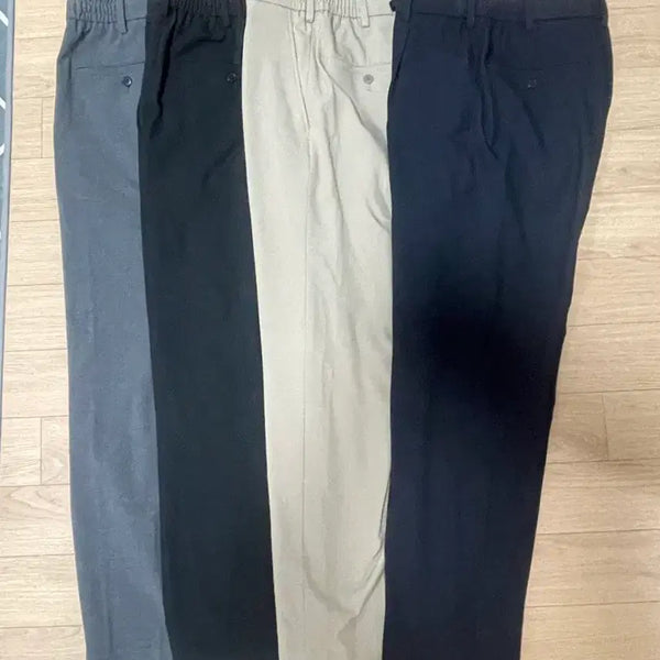 [BUNJANG] Uniqlo Semi-Wide Slacks - Size S (Black, Navy, Beige, Grey) - Set of 4 / (4장) 세미와이드 슬랙스 S사이즈(29-31)