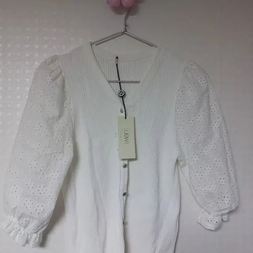 [BUNJANG] DEWL Embroidered Puff Sleeve Cardigan White / 듀엘 자수 퍼프 소매 가디건 화이트