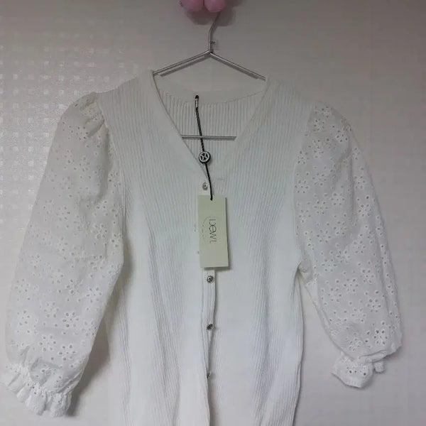 [BUNJANG] DEWL Embroidered Puff Sleeve Cardigan White / 듀엘 자수 퍼프 소매 가디건 화이트