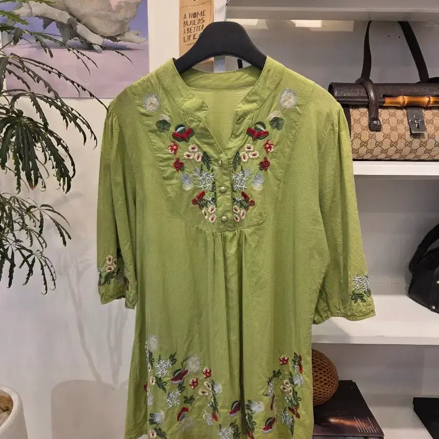 [BUNJANG] Ethnic Embroidered Blouse / 에스닉 자수 블라우스