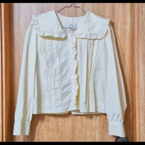 [BUNJANG] Ribbon Yellow Cotton Sailor Neck Blouse / 연노랑코튼 긴팔블라우스 셔츠귀여운예쁜노란크림프릴면100세일러넥빅카라55숲